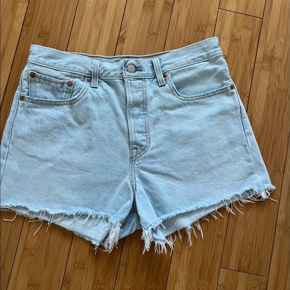 Levi’s Shorts - Picture 1 of 4